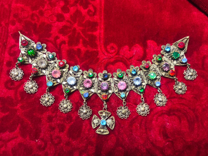 Necklace wire with crystals Photo 5