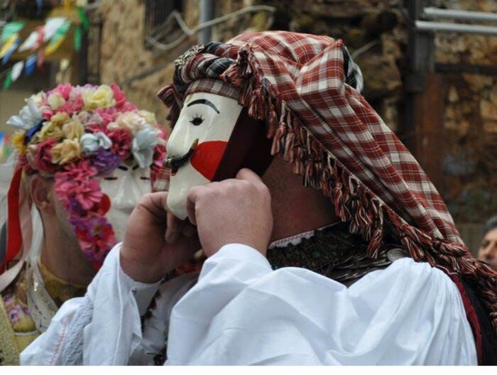 The custom of Genitsaroi and Boules