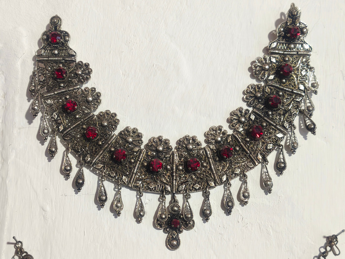 Necklace wire Photo 2