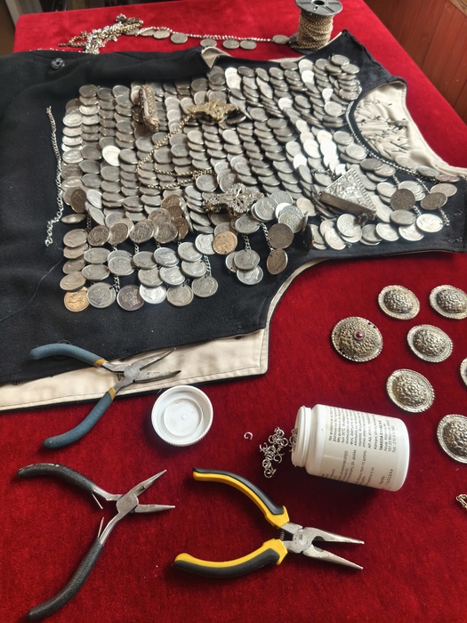 Vest with silverware Photo 6