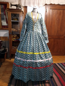 Bride's Costume Photo 4