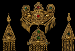 Traditional jewels - antiques